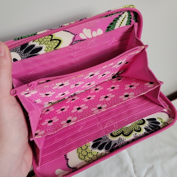 Vera Bradley Priscilla Pink Wallet - Picture 5 of 11